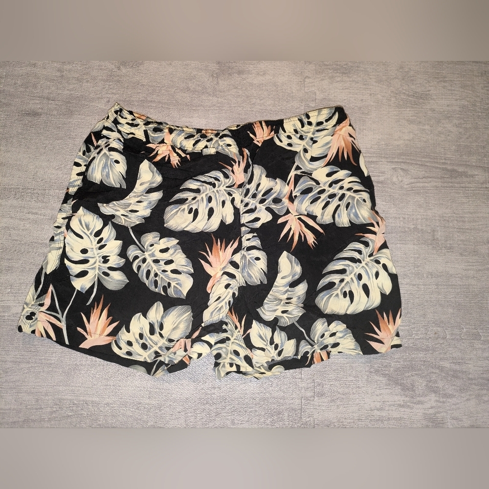 Tommy Bahama Mens Black, Green, Cream Swim Trunks with Tropical Leaf EUC Size L